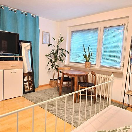 Апартаменты Doppelzimmer 2 I Geteiltes Bad & Kueche I Mit Dem Zug Nur 4 Min Bis Zum Hauptbahnhof Фрайбург Экстерьер фото