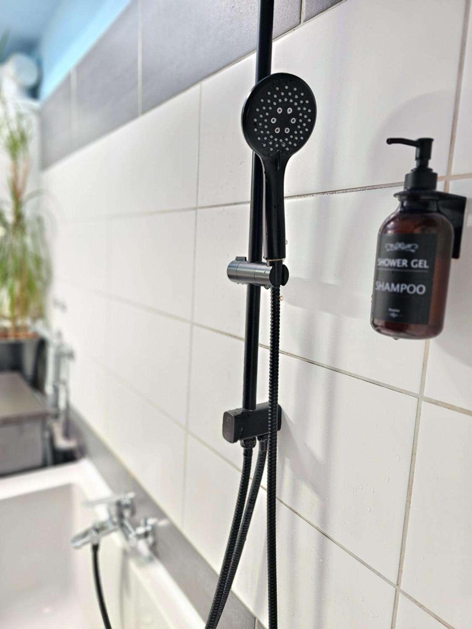 Doppelzimmer 2 I Geteiltes Bad & Kueche I Mit Dem Zug Nur 4 Min Bis Zum Hauptbahnhof Фрайбург Экстерьер фото